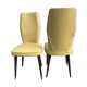 Paire de chaises moutarde pieds fuseaux
