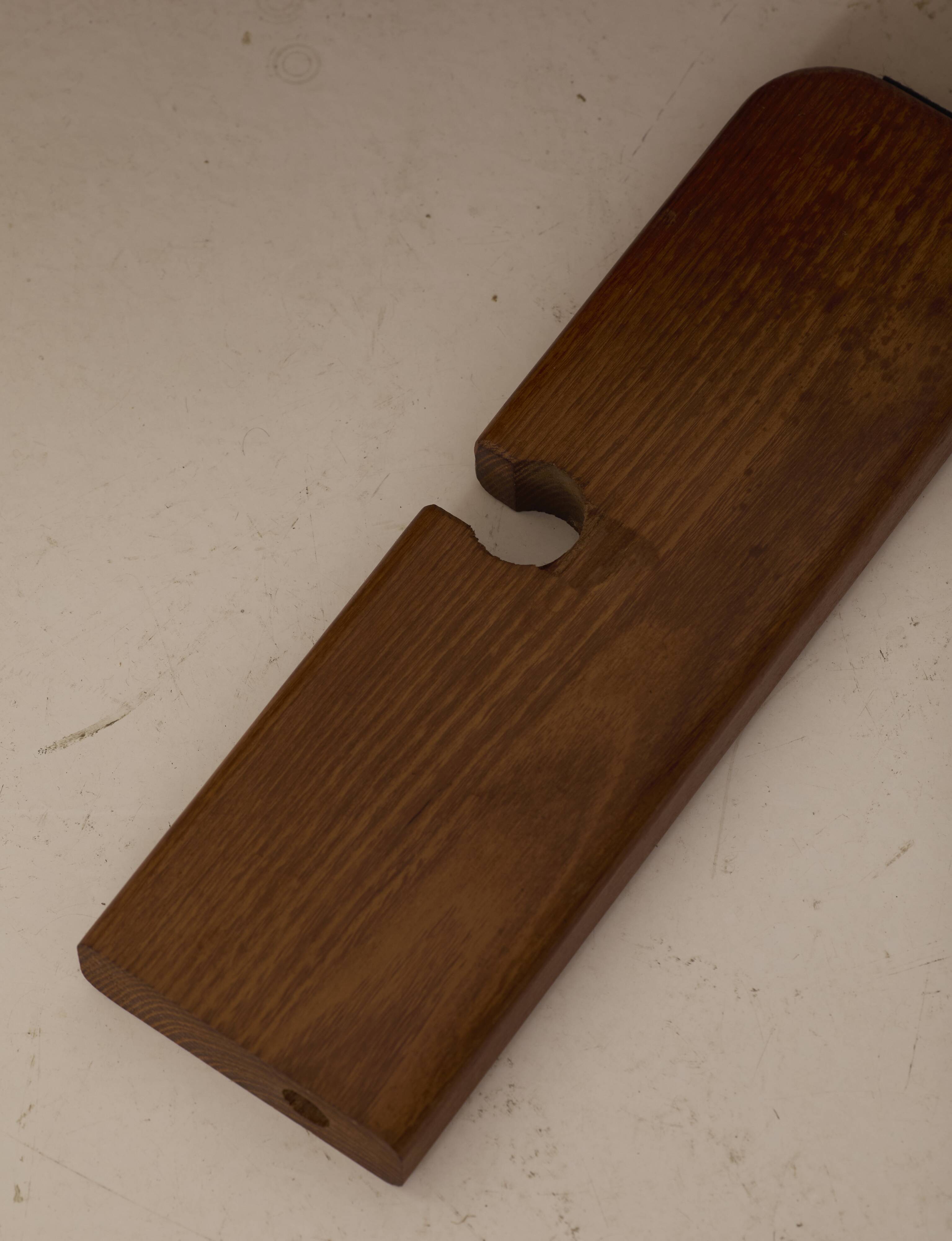 Coffee table in solid elm by Alain Gaubert vintage circa 1980.