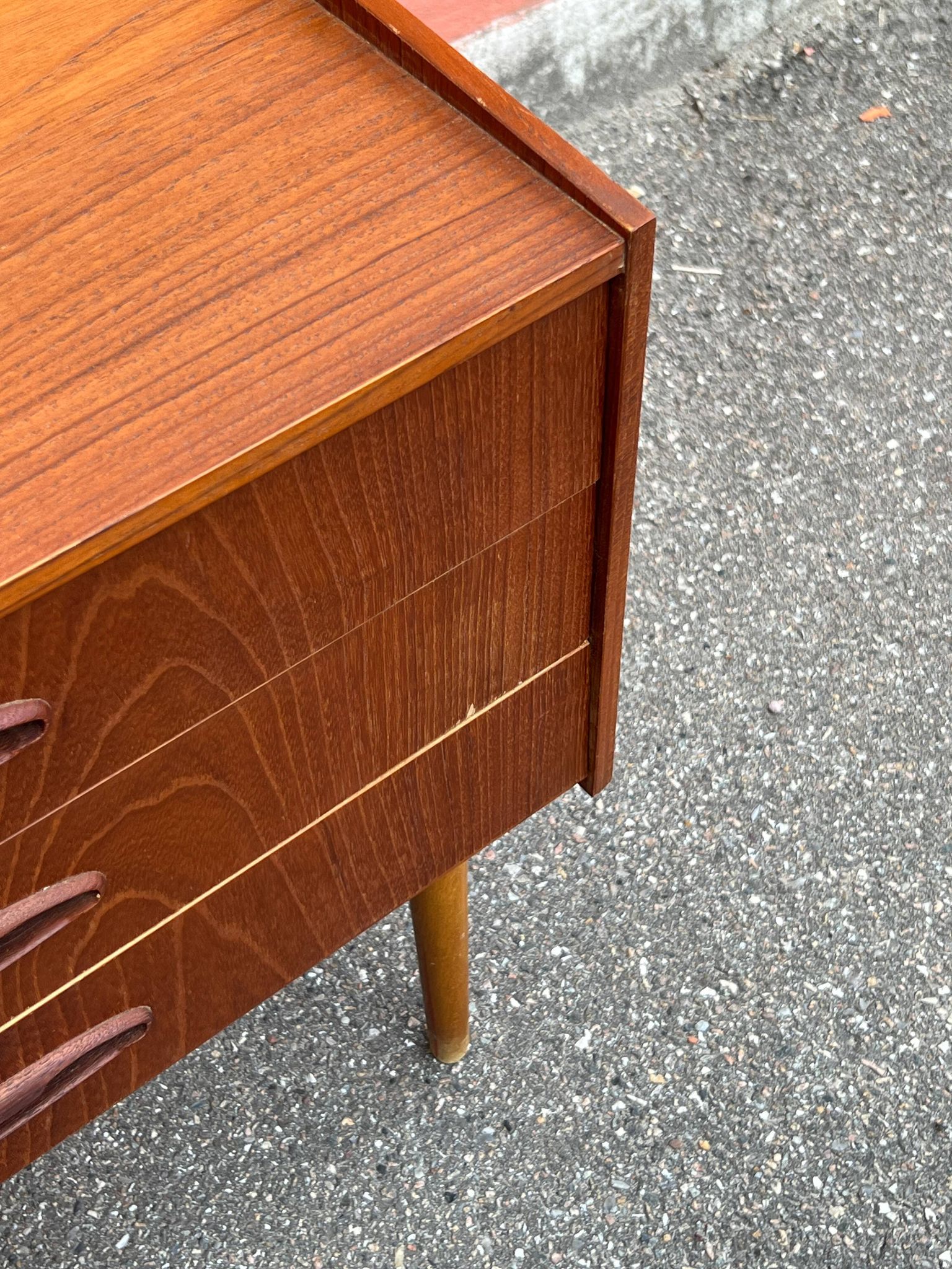 Vintage Danish teak chest of drawers / bedside table, mid-century modern, 1960.
