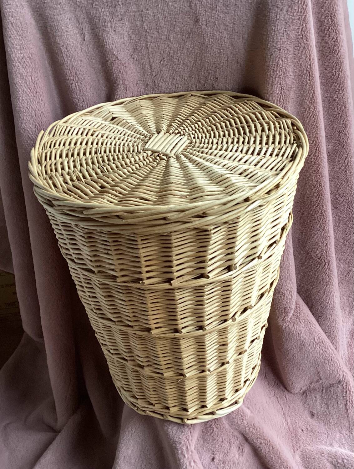 Basket basket with lid