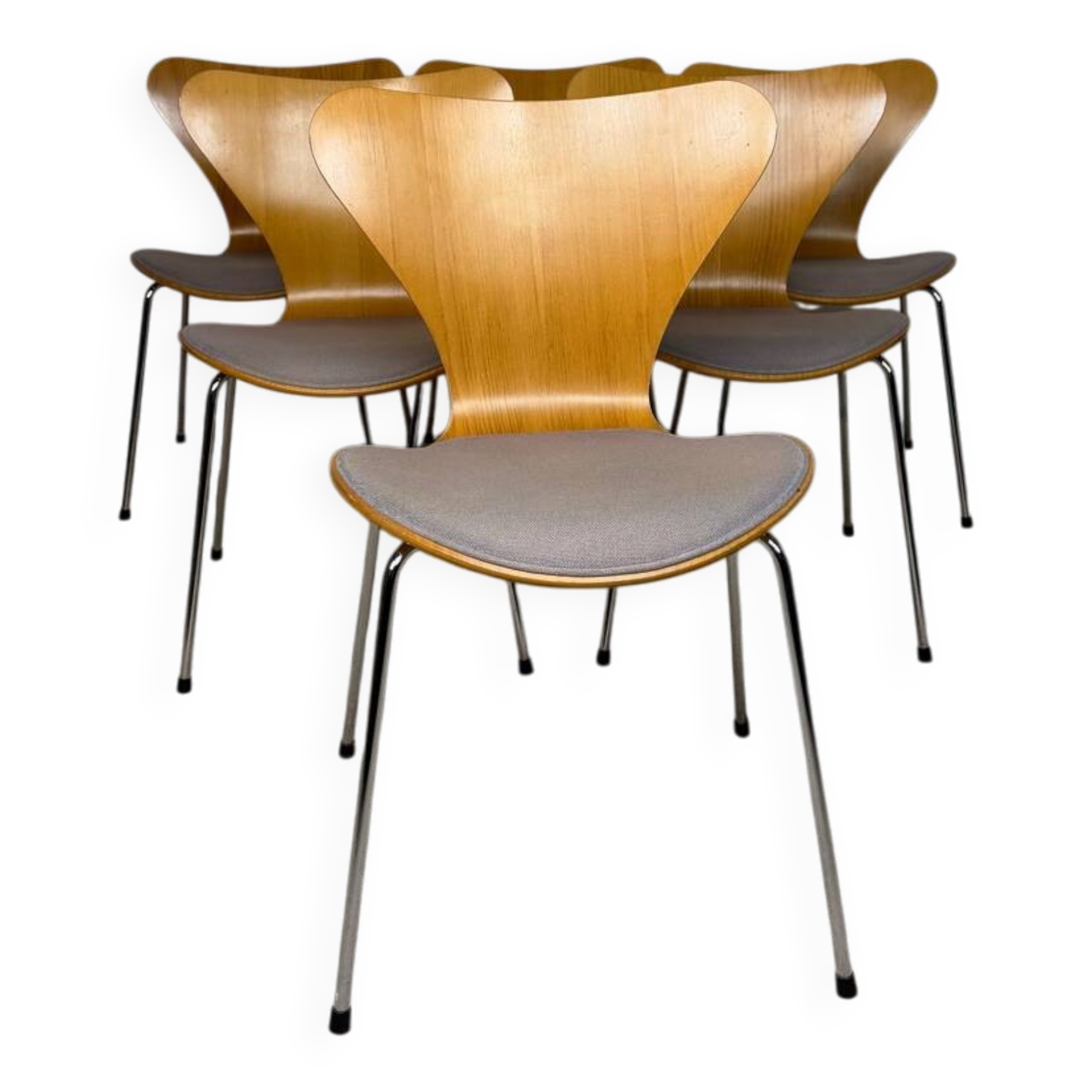 6 chairs Series 7 – Arne Jacobsen for Fritz Hansen