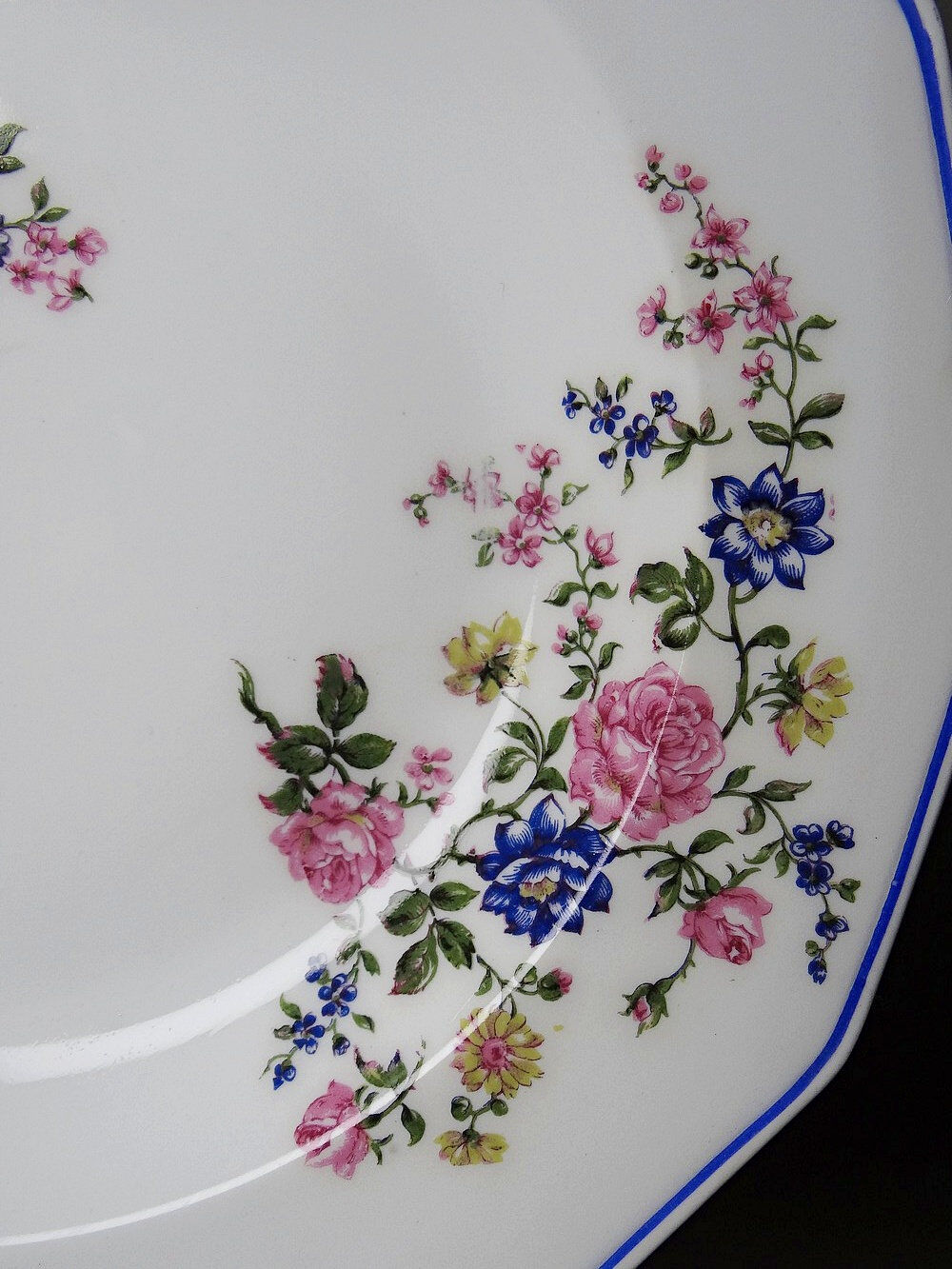 4 deep plates Bernardaud Limoges porcelain with floral decoration from the 1920s to 1950s.