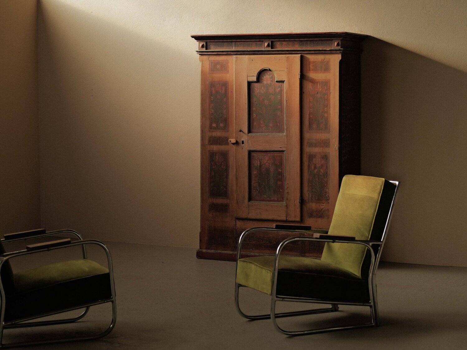 Armoire bavaroise peinte en pin massif – XVIIIᵉ siècle