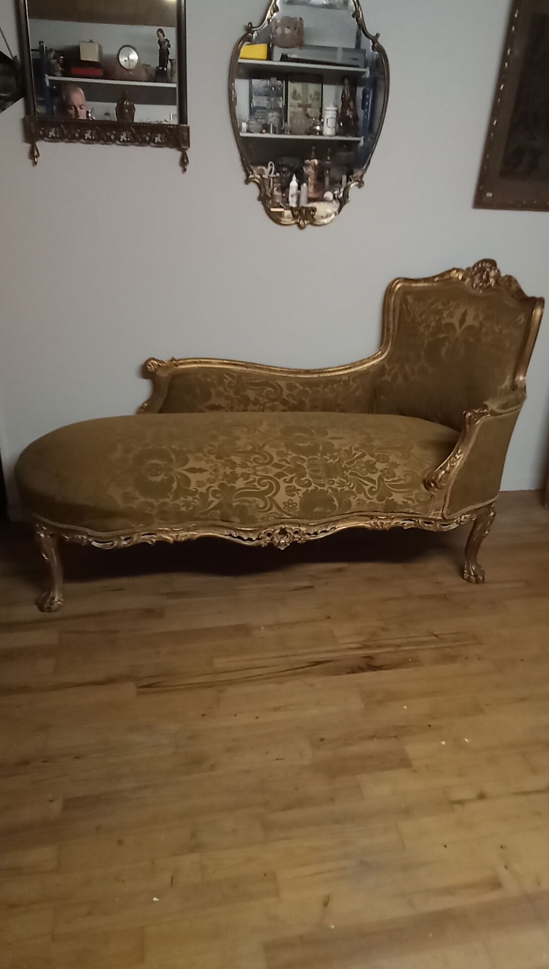 Meridian rococo golden