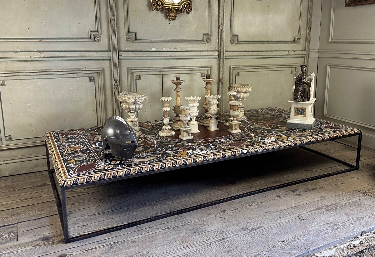 Table basse en marqueterie de marbre vers 1990