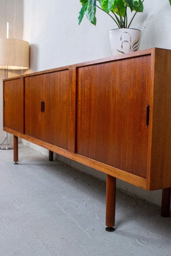 Ejnar Larsen & Aksel Bender sideboard with sliding doors, teak, vintage mid-century Danish design, Næstved Møbelfabrik.