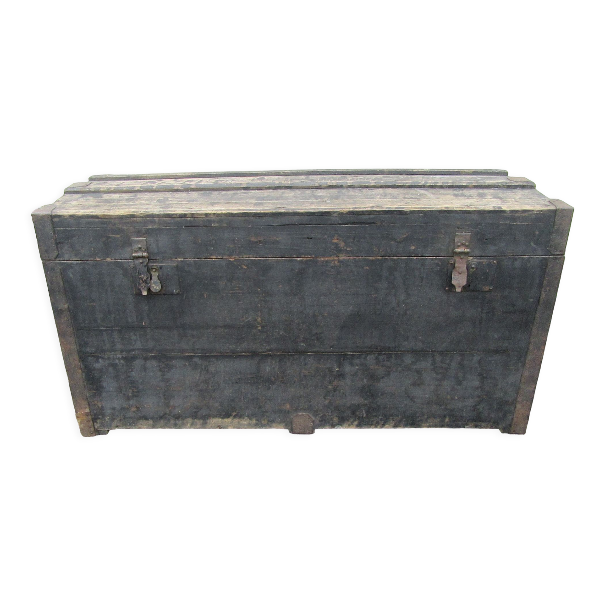Wooden trunk