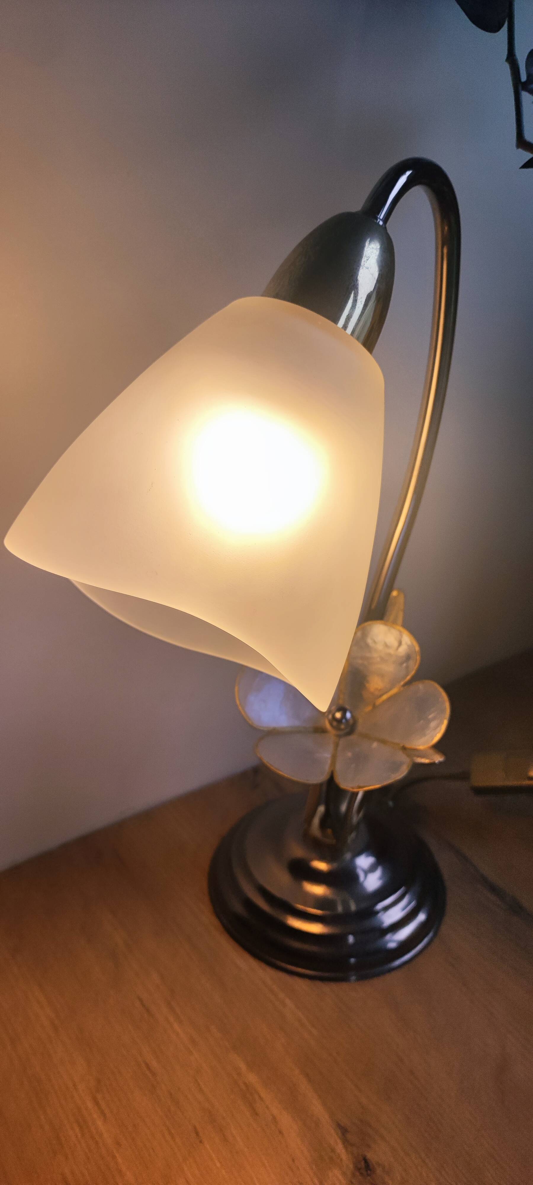 Table lamp