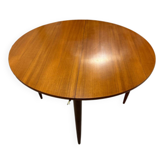 Table ronde scandinave