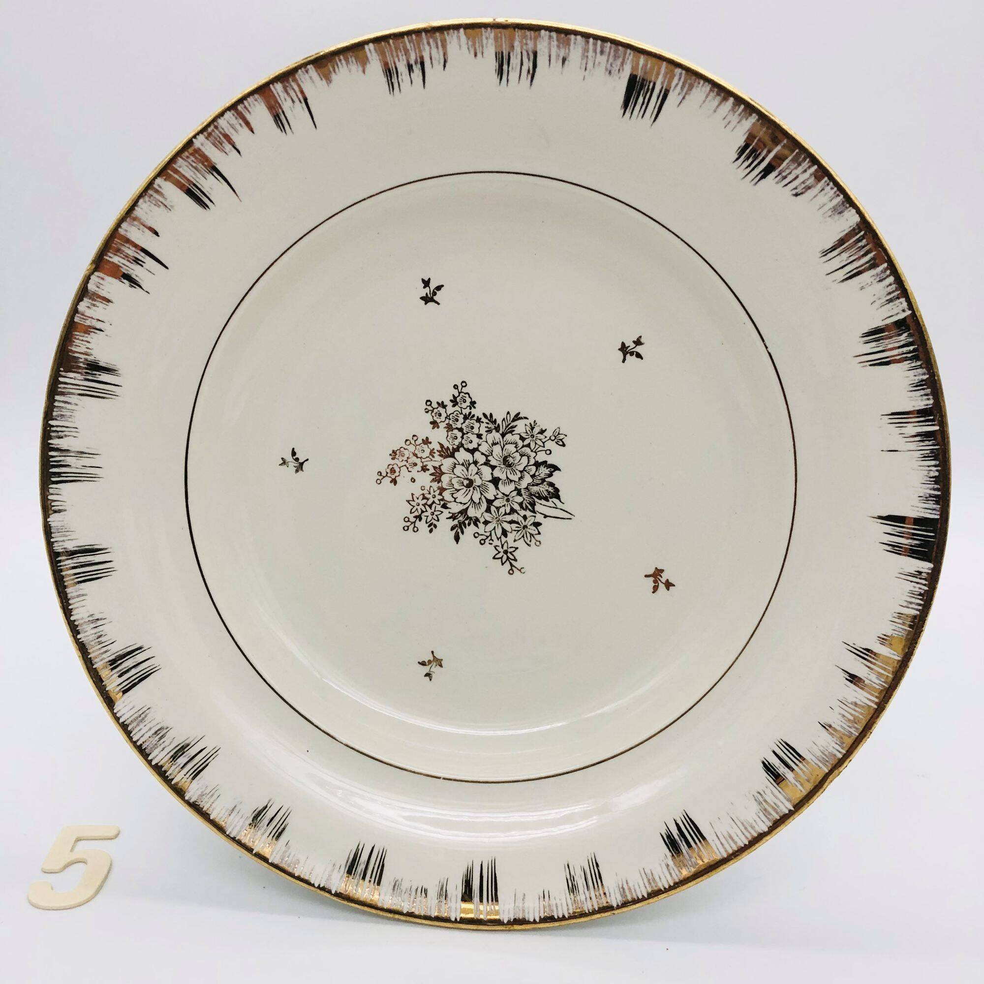 6 deep plates made of semi-porcelain Ardy, serial number 8043.