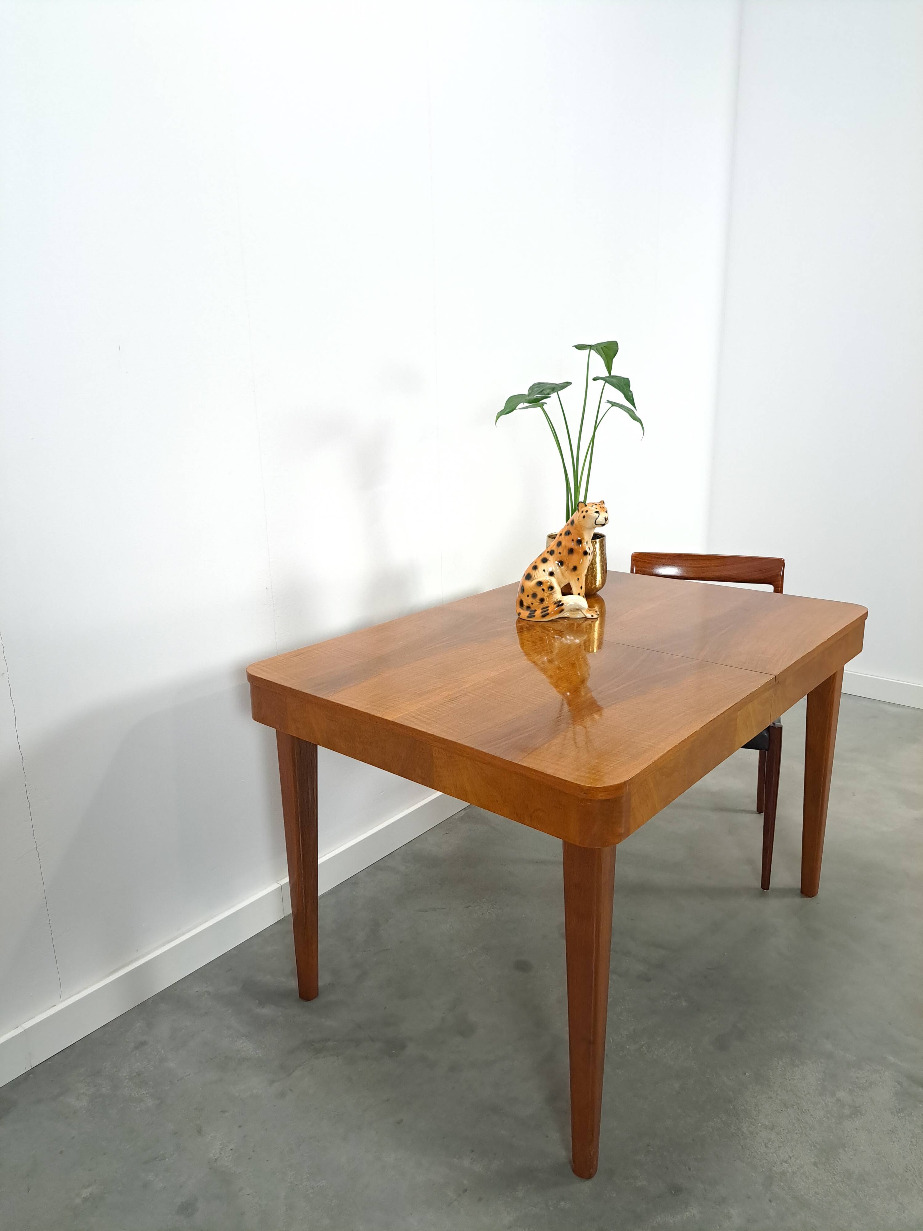 Table de salle à manger extensible design vintage Halabala