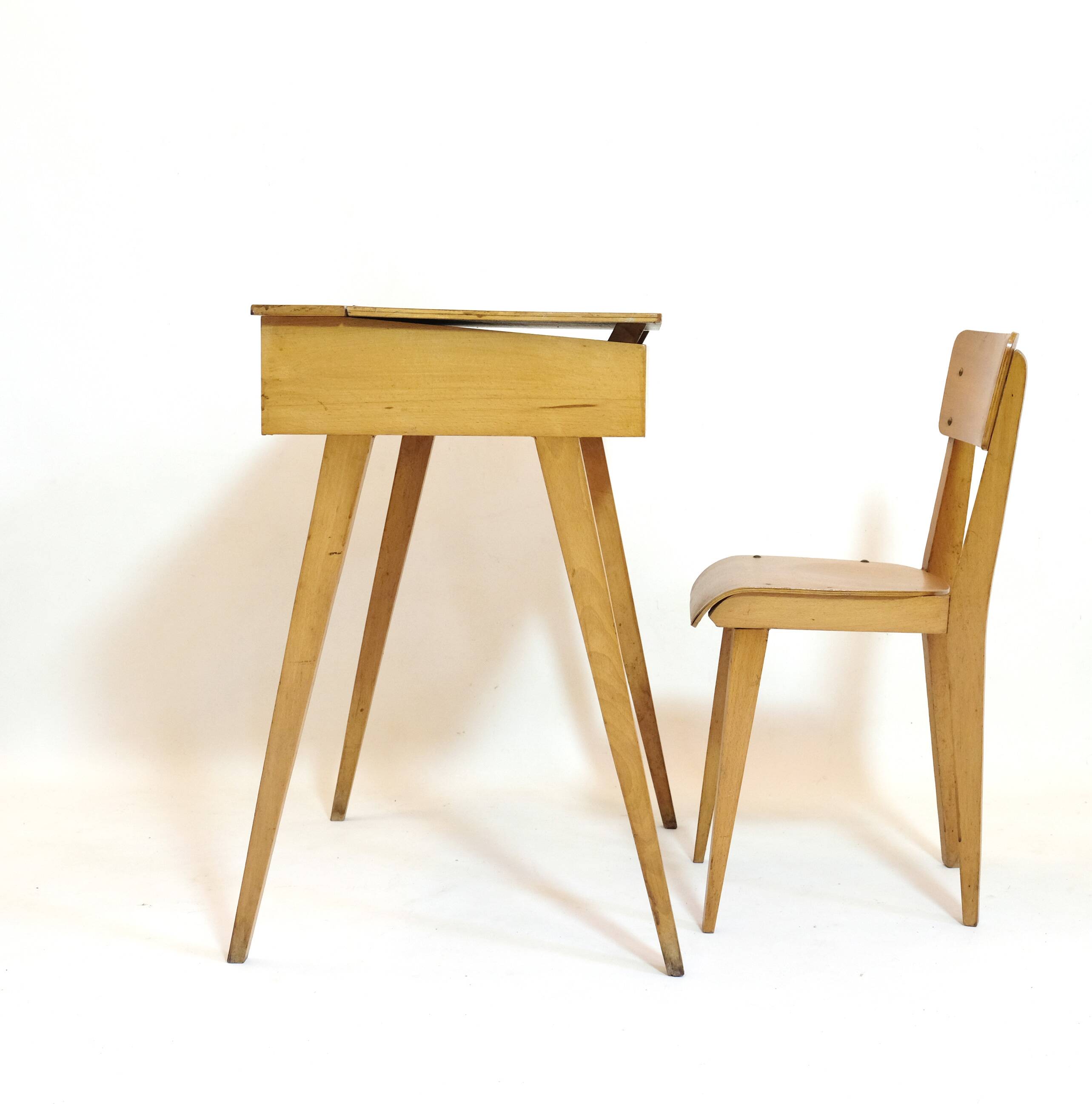 Small children's desk and chair from the 50s and 60s.
