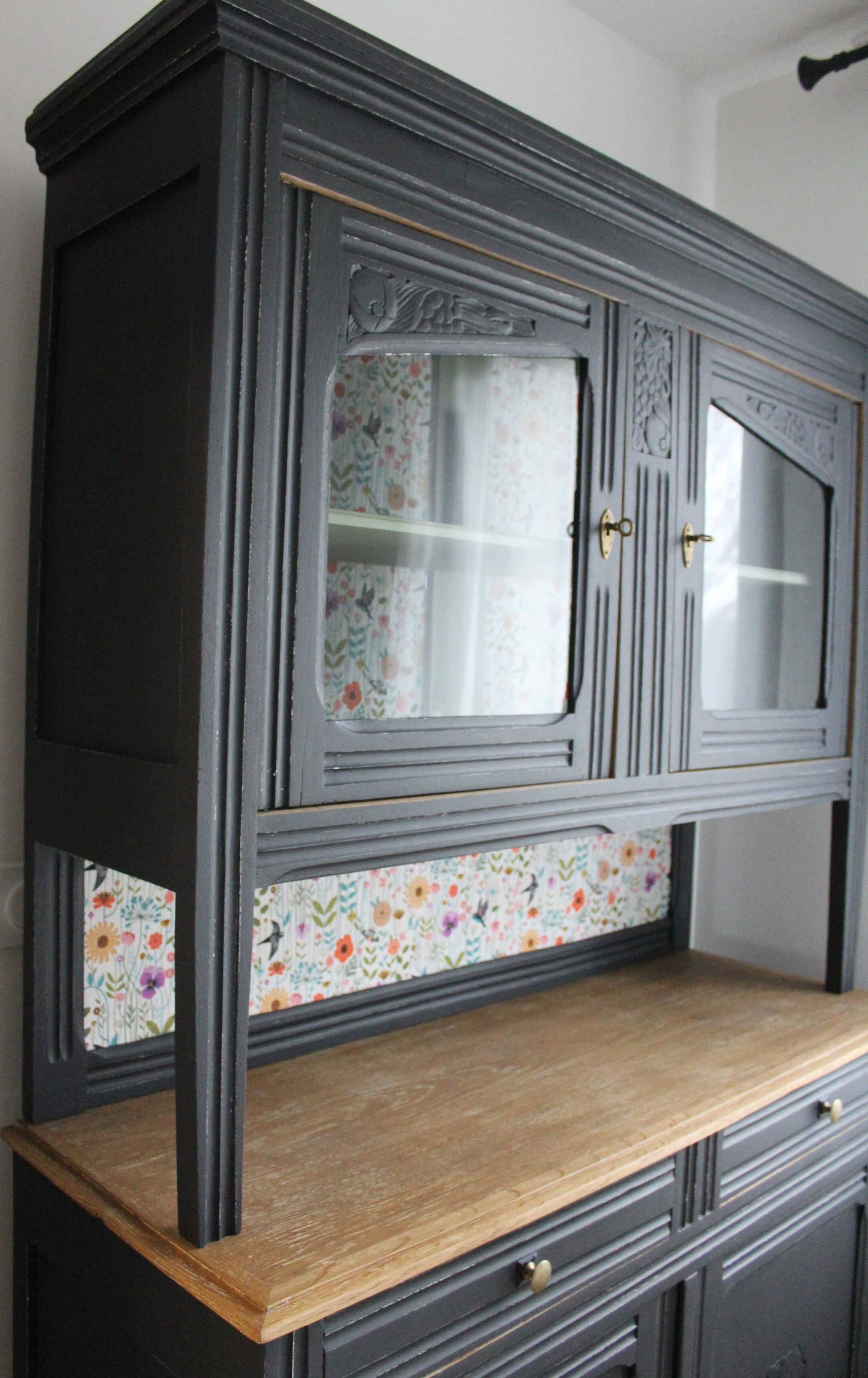 Buffet cupboard