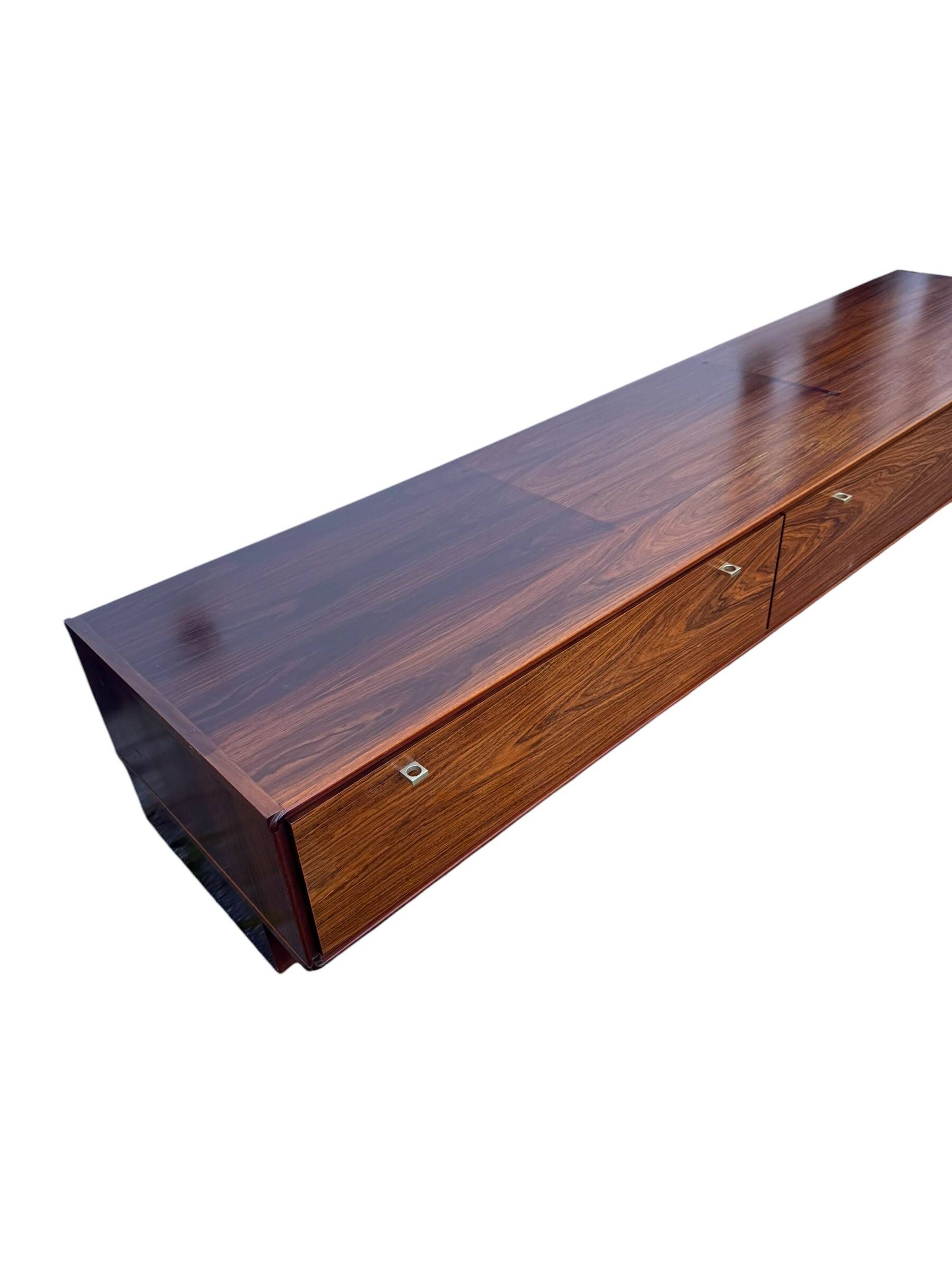 MCM Rosewood Low Board par Fristho