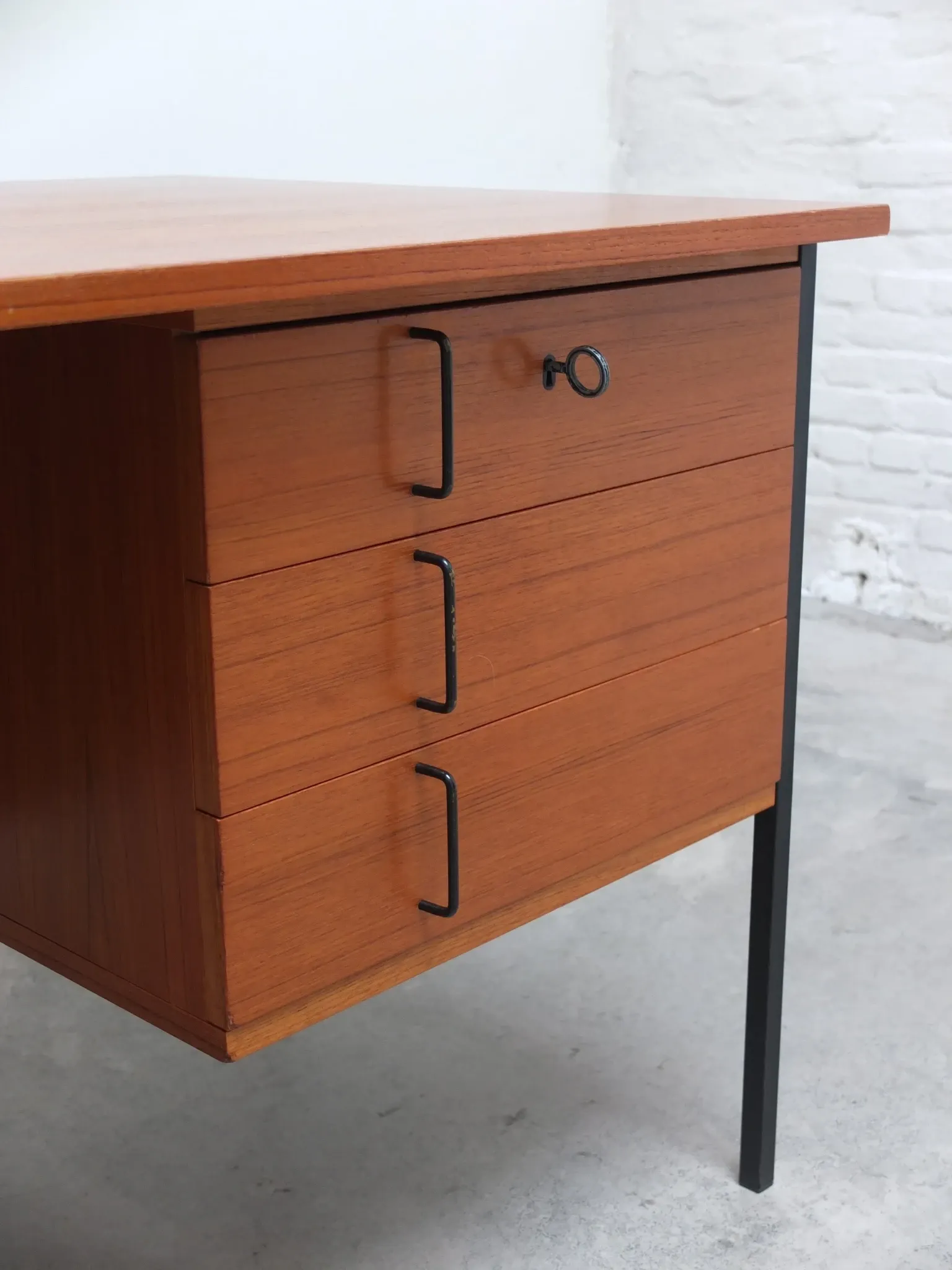 Minimalist freestanding desk by Günter Renkel for REGO, 1960s