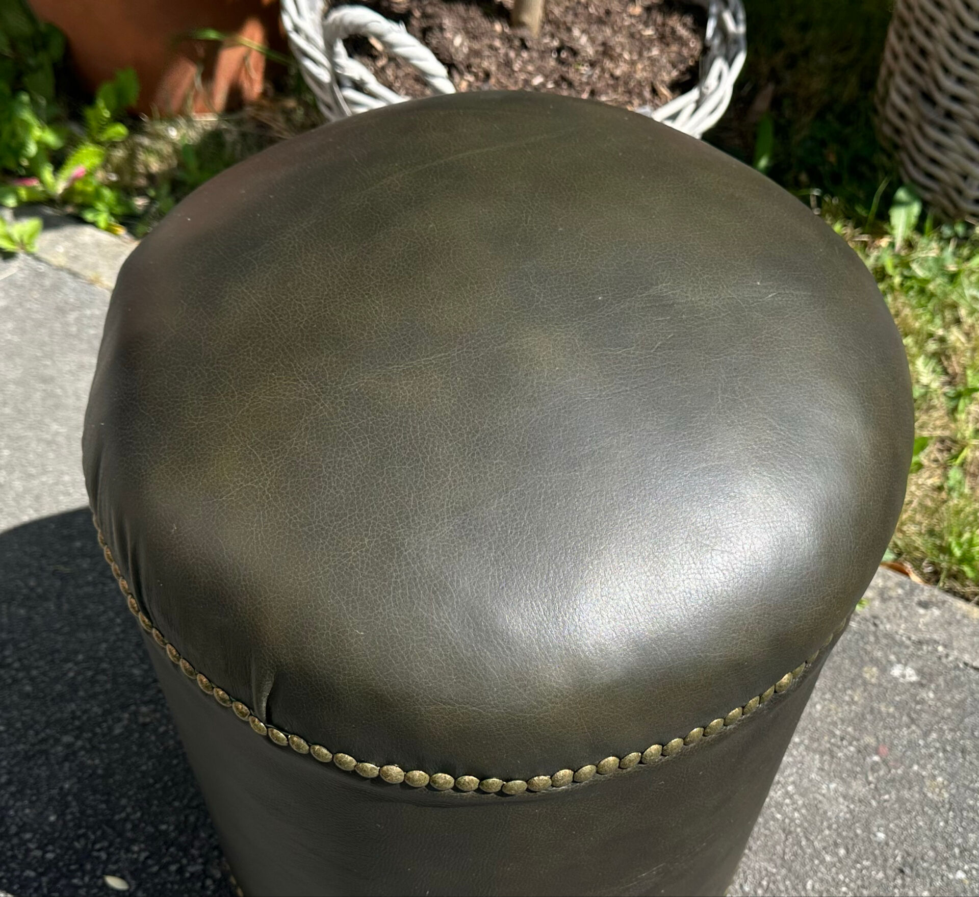 Chesterfield Pouf Stool – Restored 1920 Frame