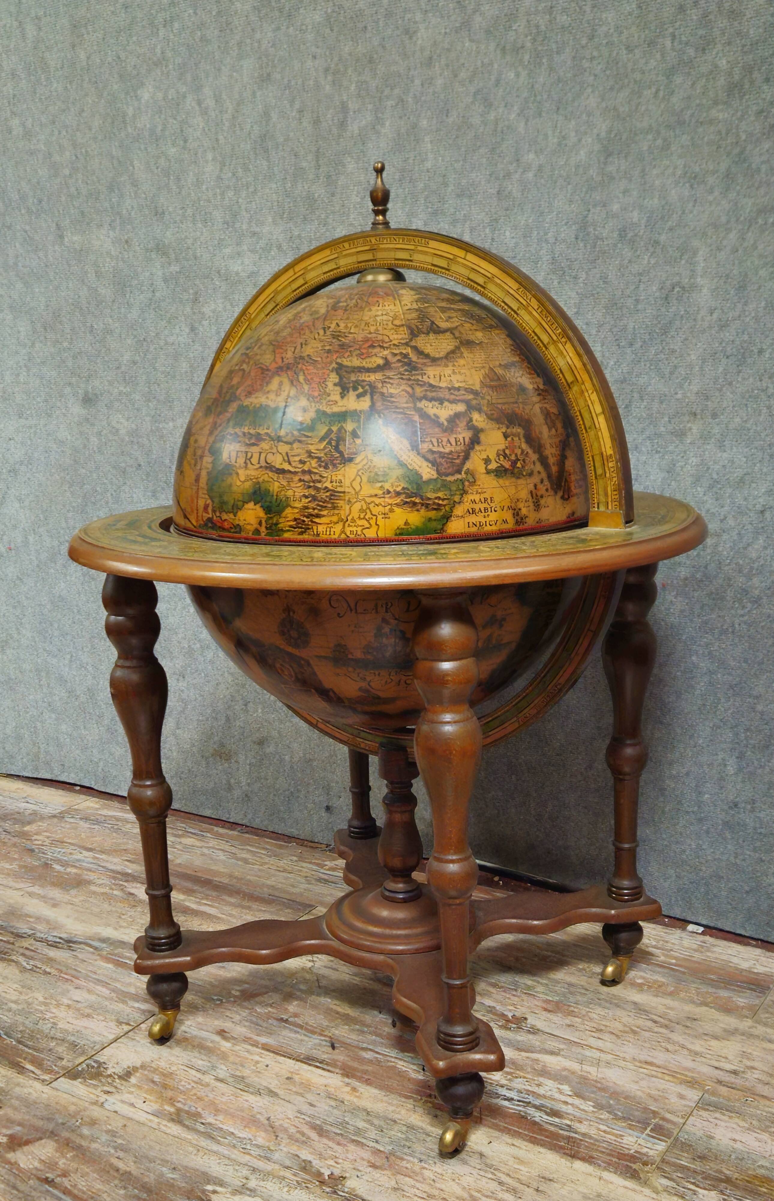 World map / standing globe bar, decorative work with an antique inspiration.