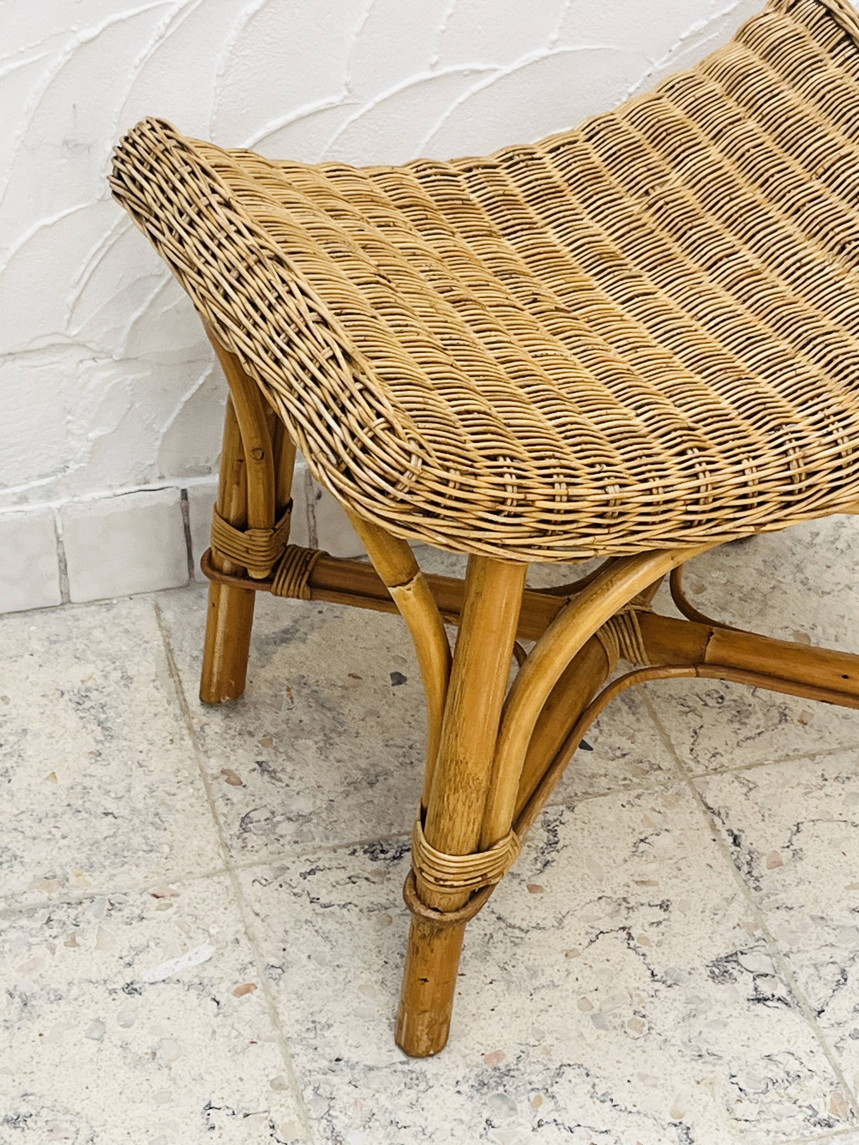 Vintage curved stool in rattan and bamboo