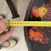 Paire de tables d’appoint brutalistes, acier et céramique, 1970