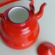 Set milk pot, kettle, coffee maker and red enamelled strainer
