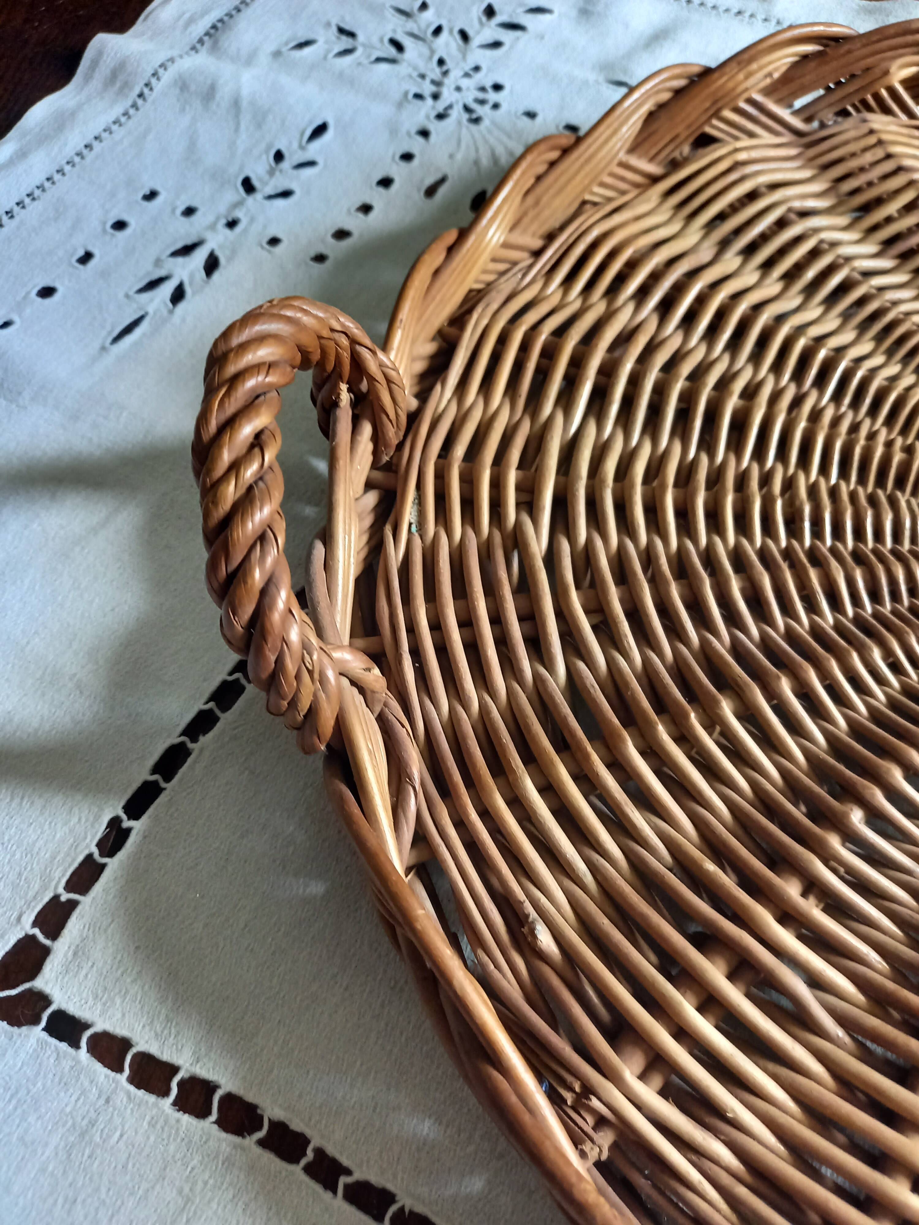Woven wicker tray with handles
