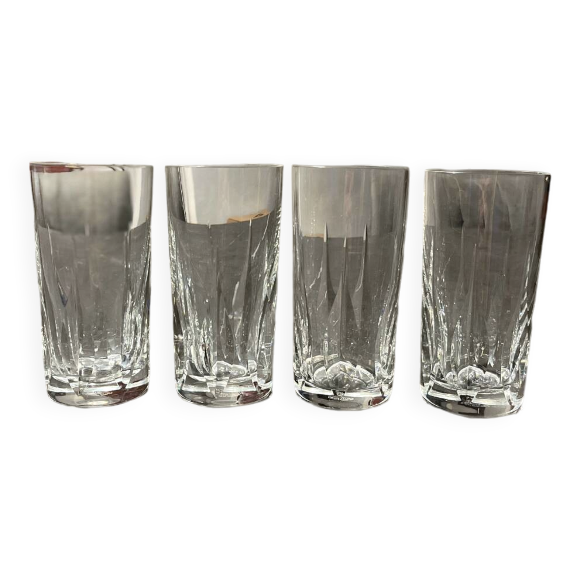 Série de 4 verres à orangeade estampillés cristal saint louis