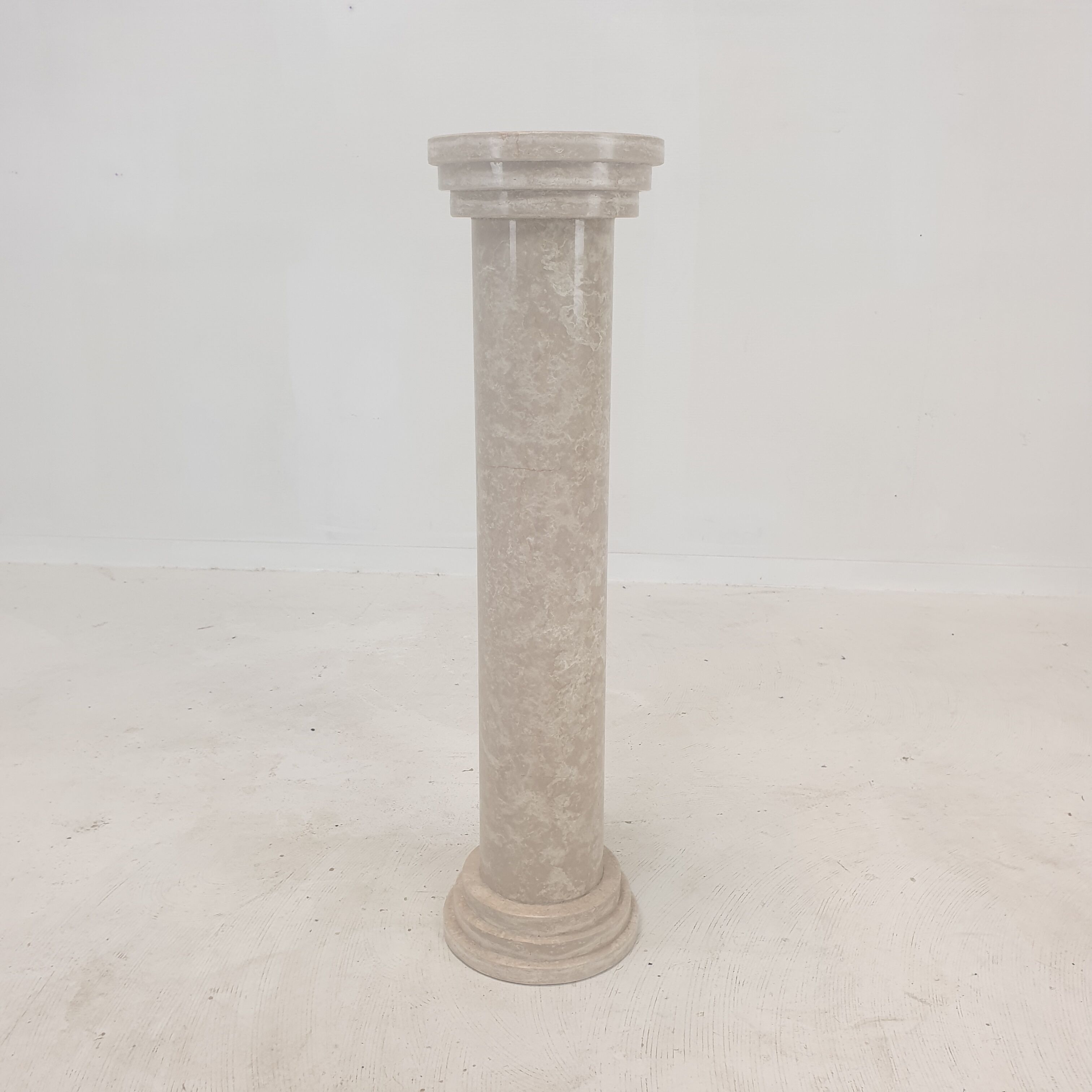 Italian travertine side table or pedestal, 1980's