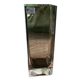 Clear glass vase