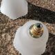 Lot de 2 baladeuses suspensions vintage en verre blanc