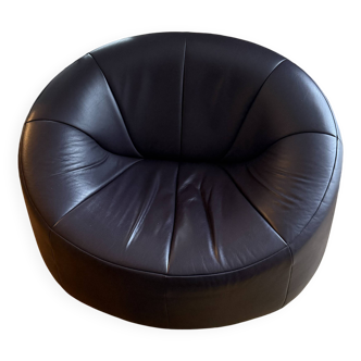 Pumpkin armchair