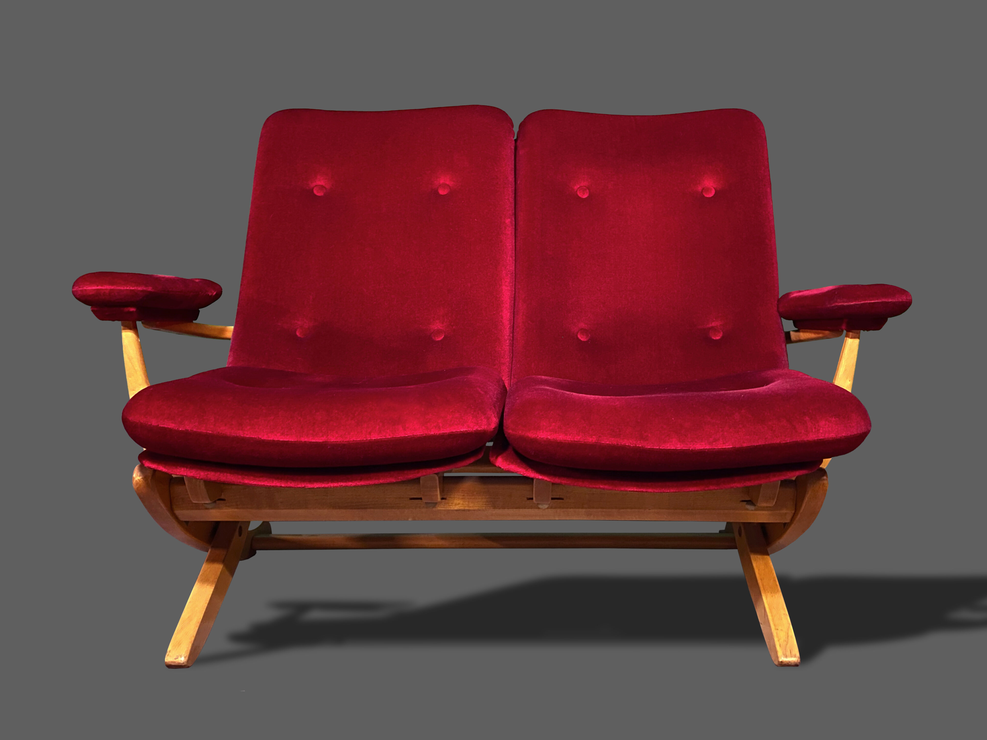2-seater red velvet sofa end of 1970