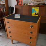 Chest of drawers 60 feet spindle