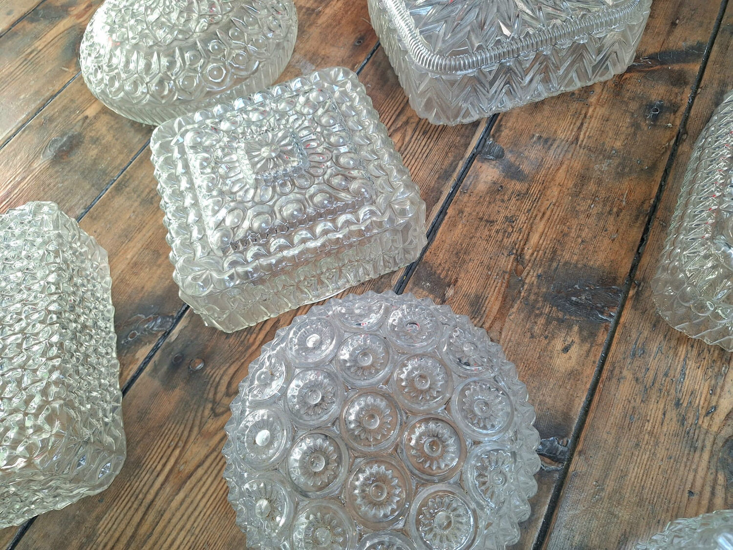 Lot de 8 plafonniers vintage, luminaires anciens, appliques