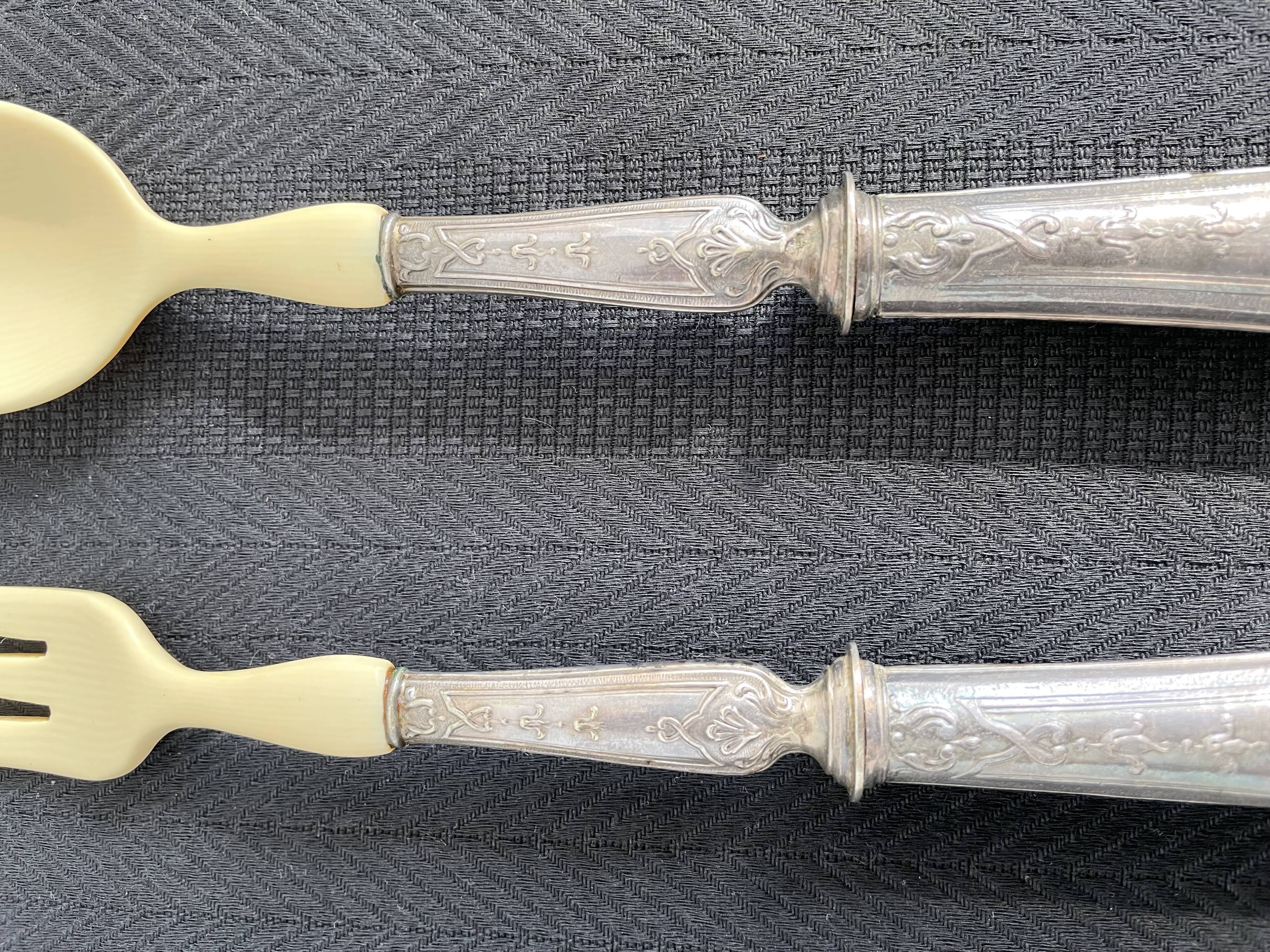 Covered with fish service, stuffed silver, Ivorian, France