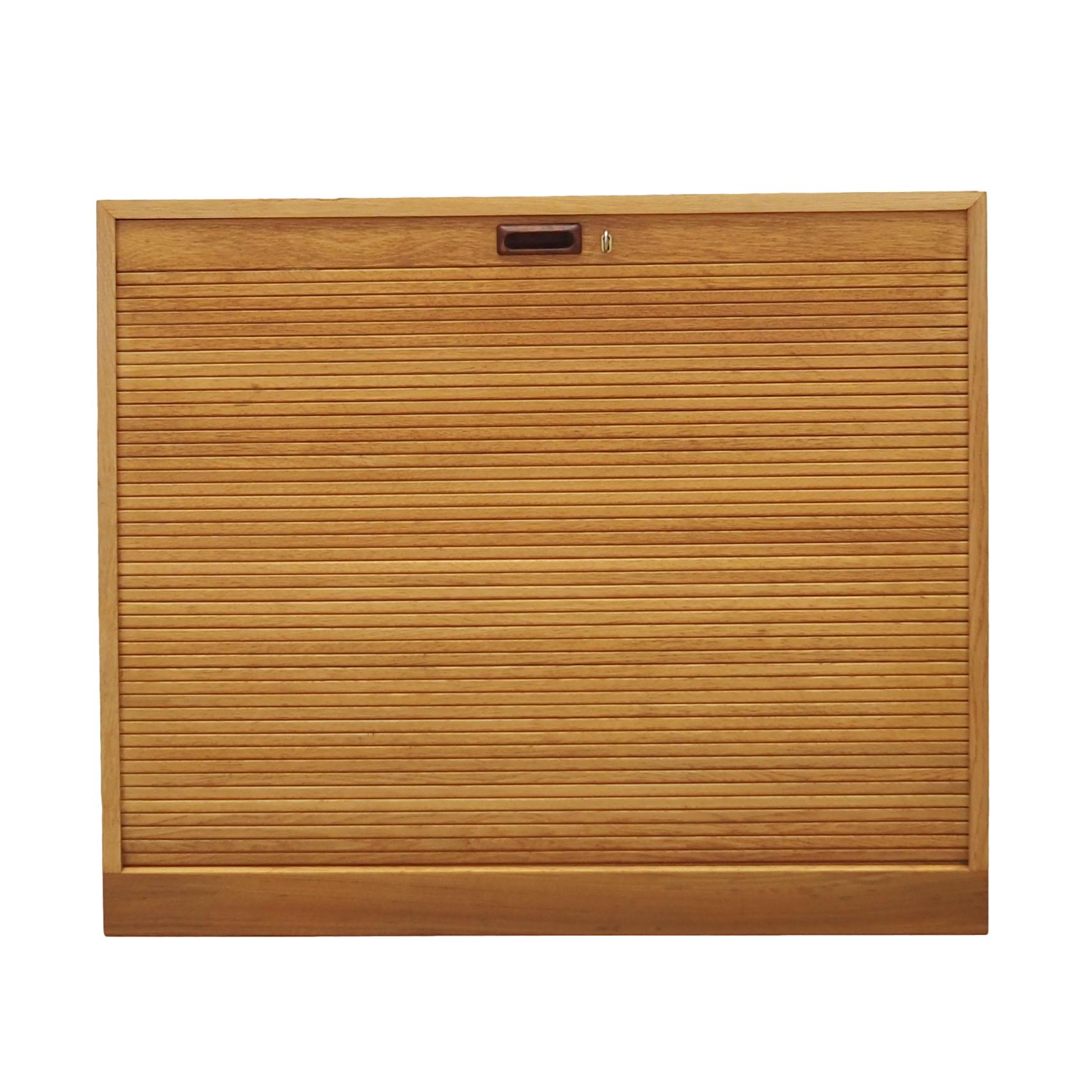 Commode en frêne, design danois, années 1970, fabricant SKM