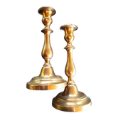Paire de bougeoirs en bronze ancien