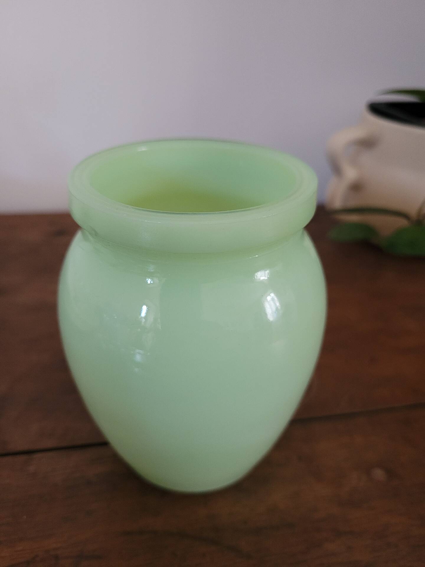 Small vase in green opaline.