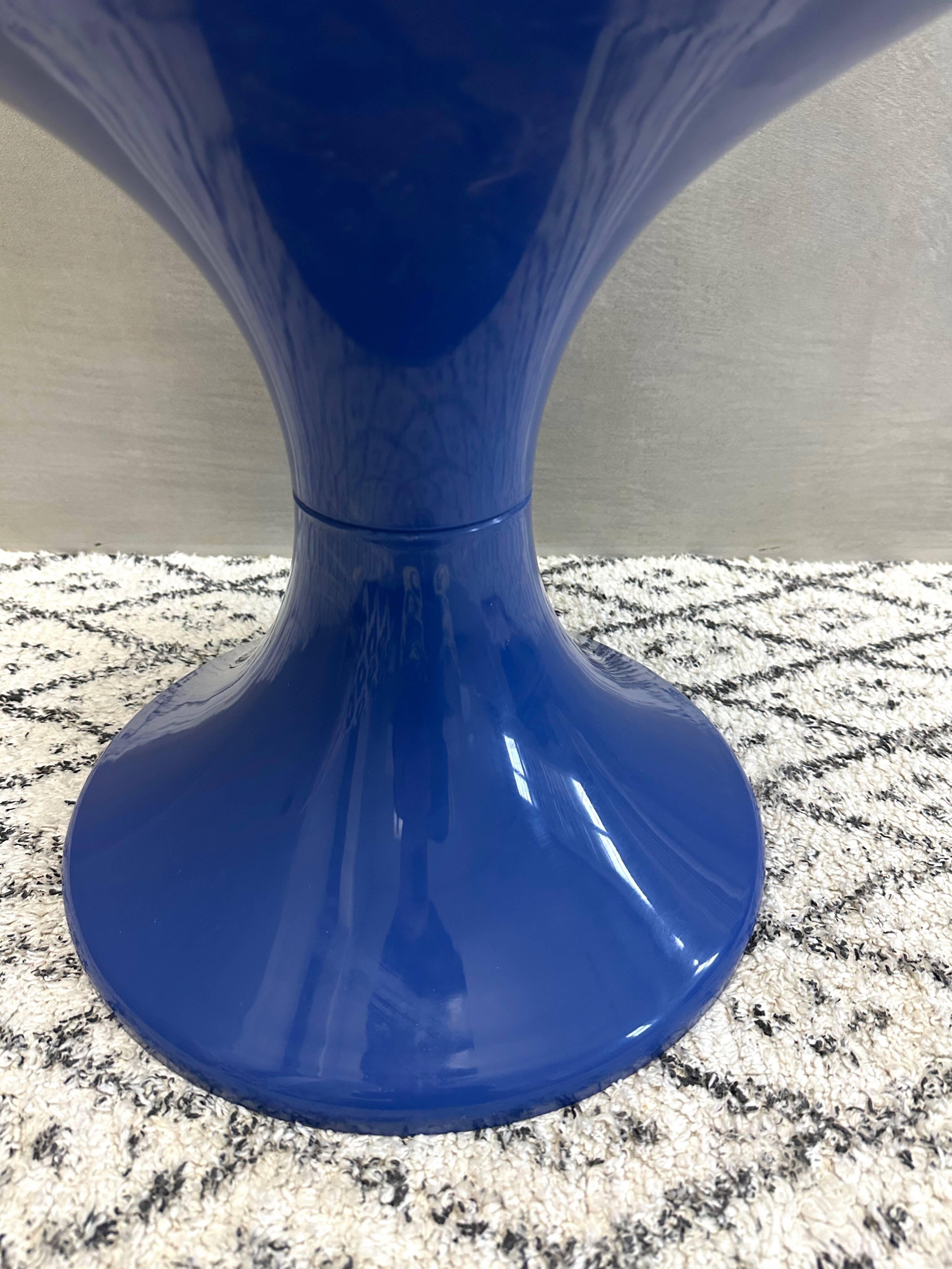 Tulip stool blue 70's interior, side table, mid-century interior