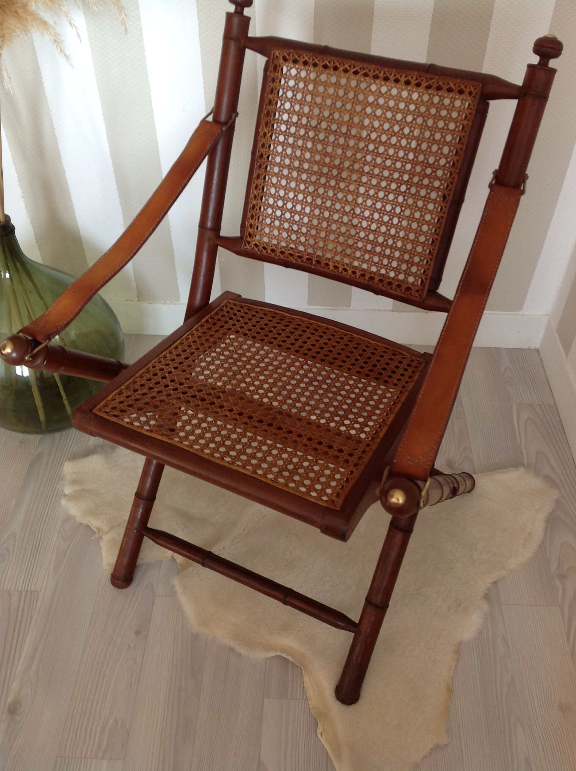 Bamboo folding chair