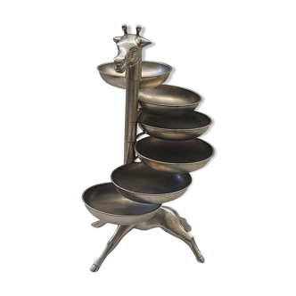 Giraffe-shaped table servant