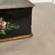 Boite à bijoux noir avec fleurs intérieur tissu gris