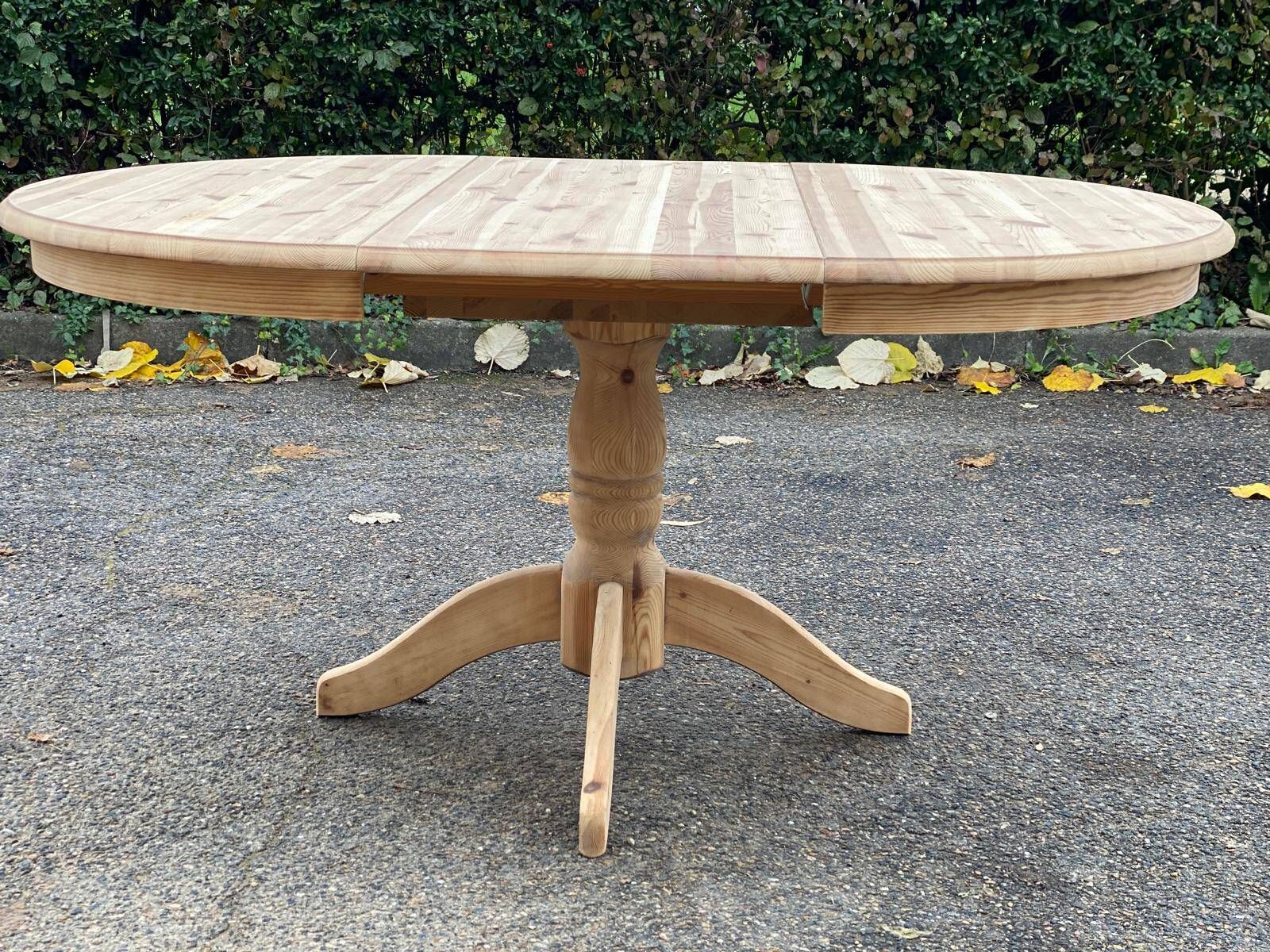 Extendable round dining table with central leg renovated in raw solid wood 105cm