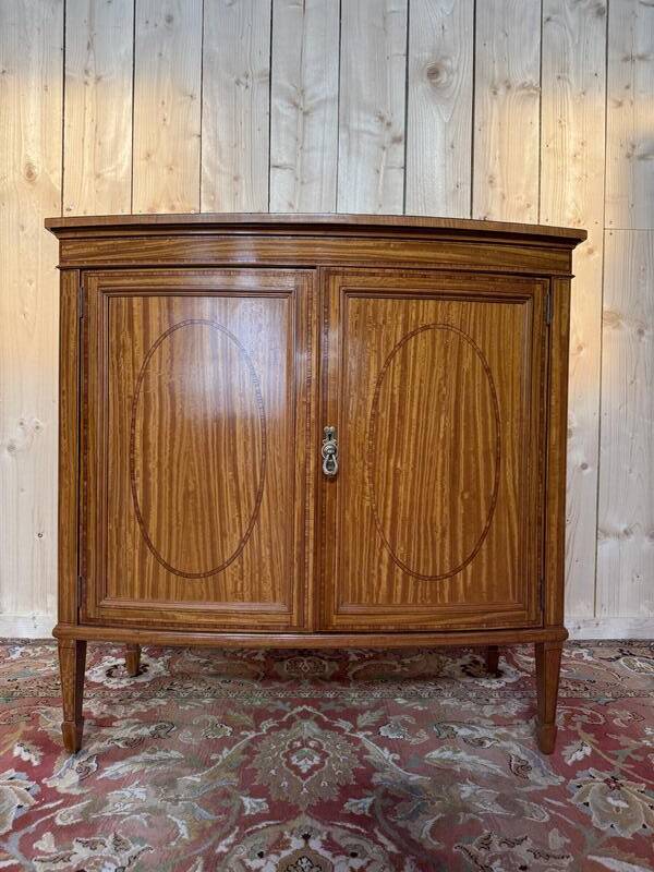 Buffet à hauteur d'appuie de style anglais