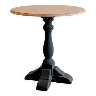 Wooden pedestal table