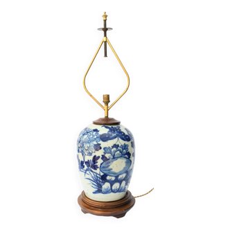 Vase en porcelaine de Chine monté en lampe