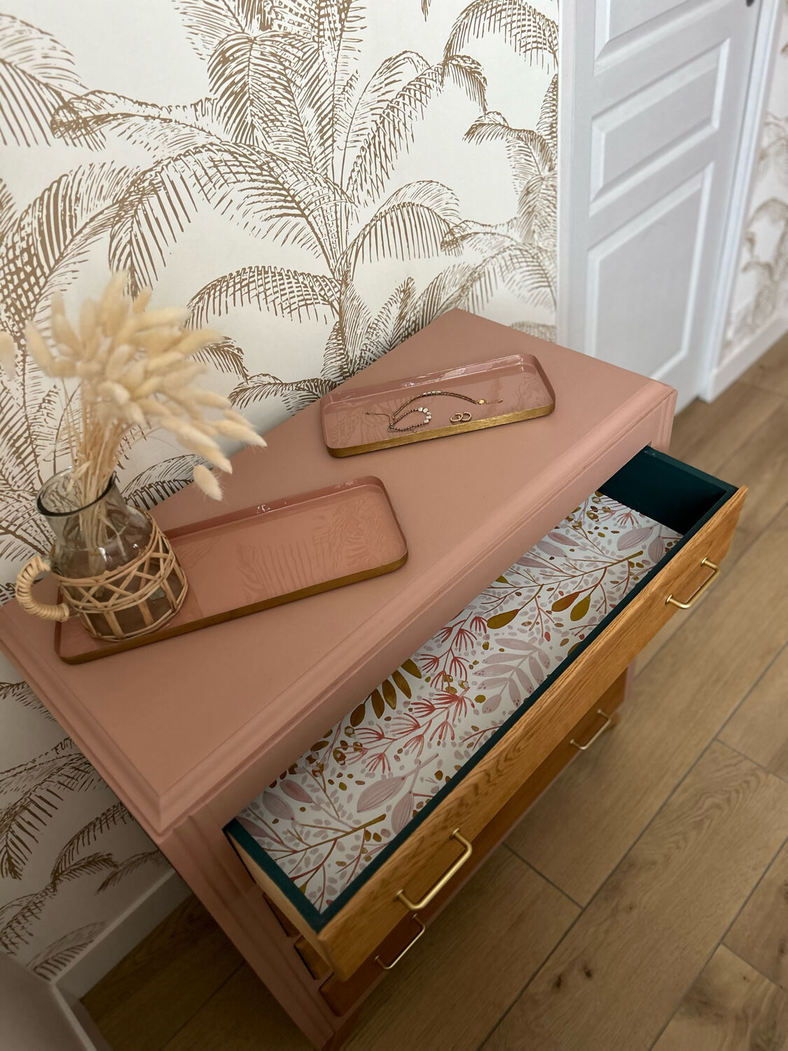 Compass feet dresser