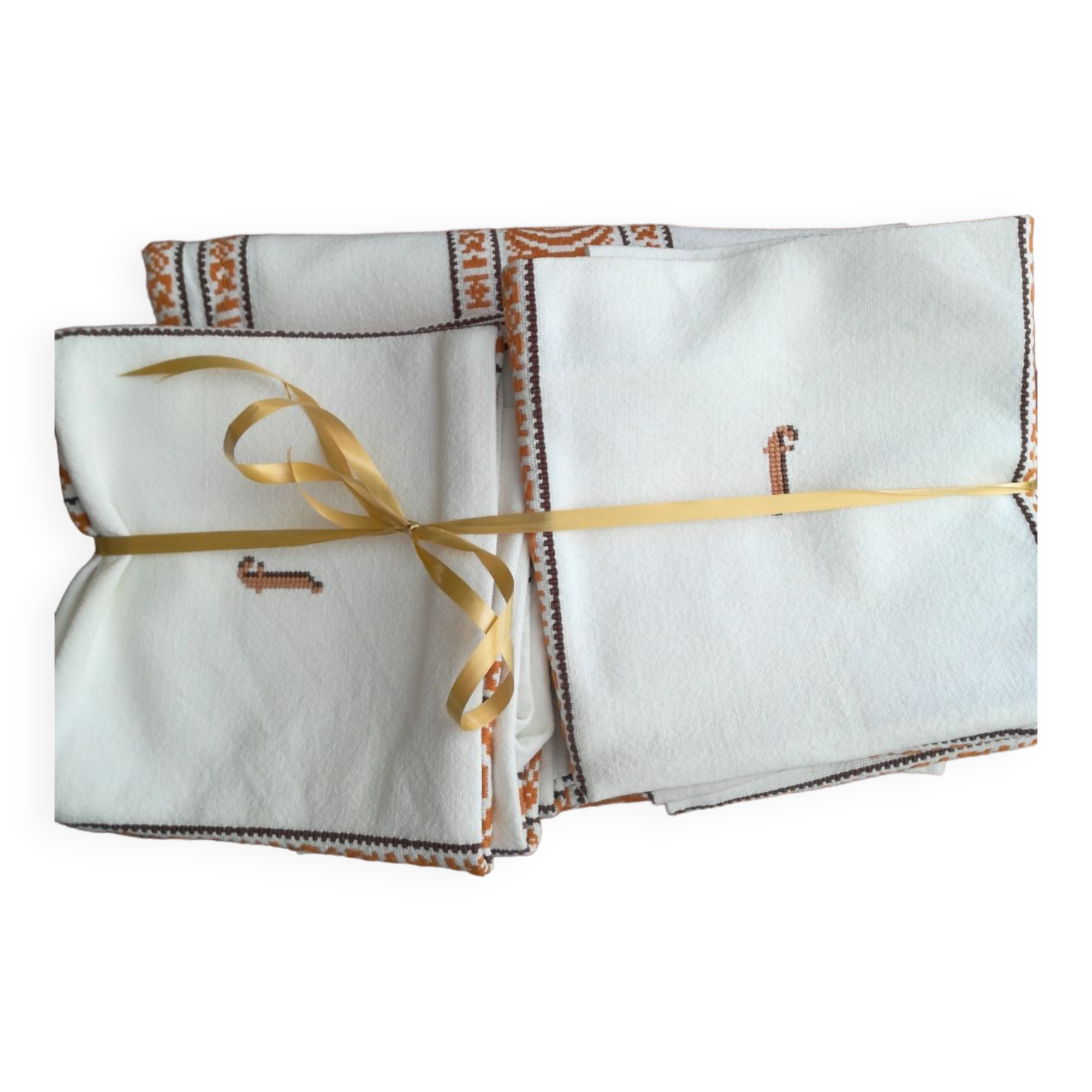 Une nappe indienne au motif fleuri pour vos tables d'été - Joli Place
