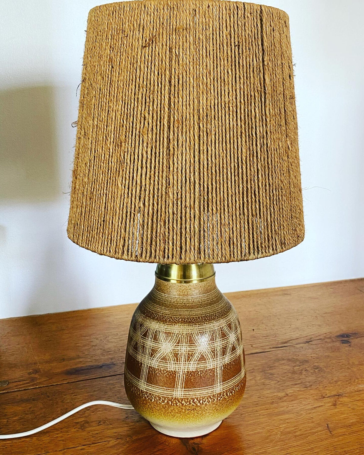 Table lamp