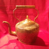 Bouilloire décorative orientale artisanale en cuivre et laiton