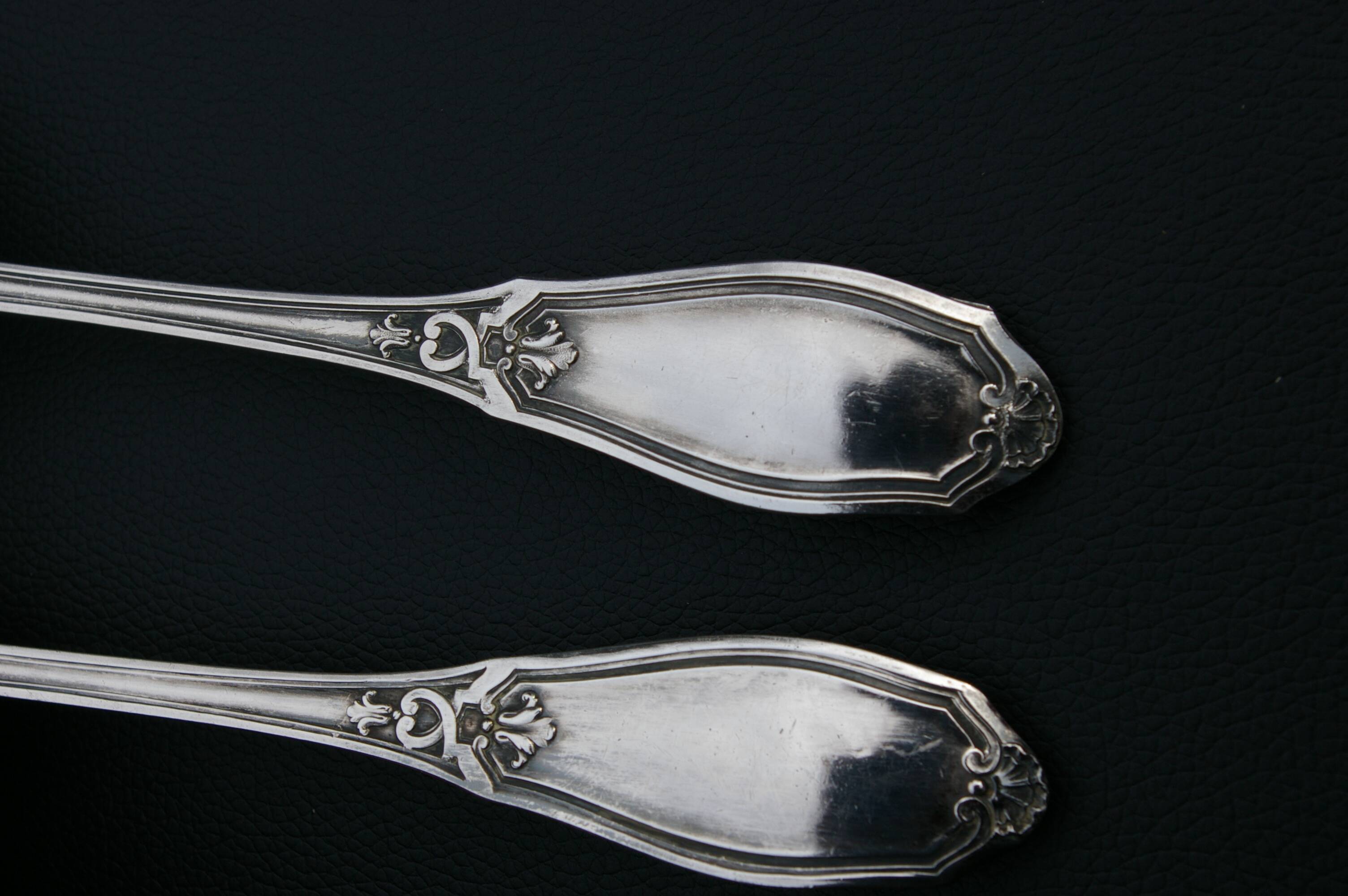 Fish Serving Cutlery: Fork + Knife/Shovel. Silver-plated metal.